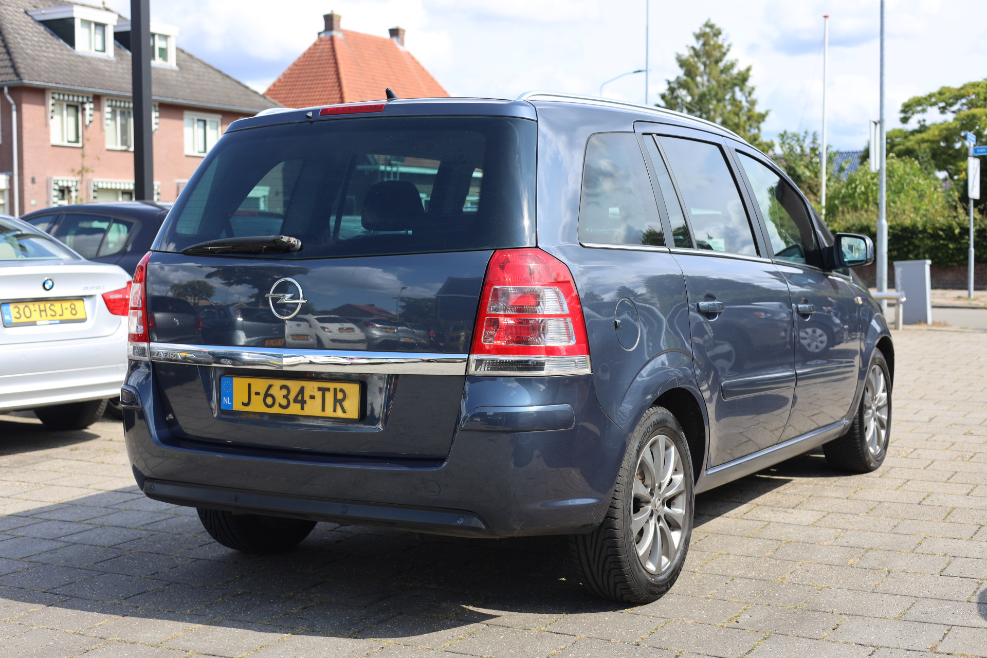 47397415-1.jpg