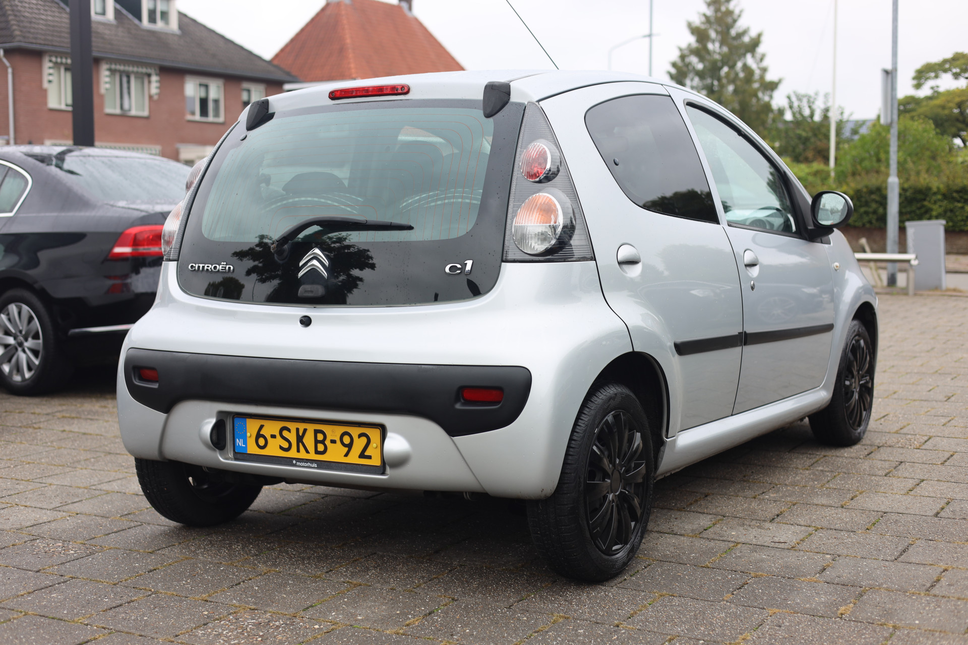 47735200-1.jpg