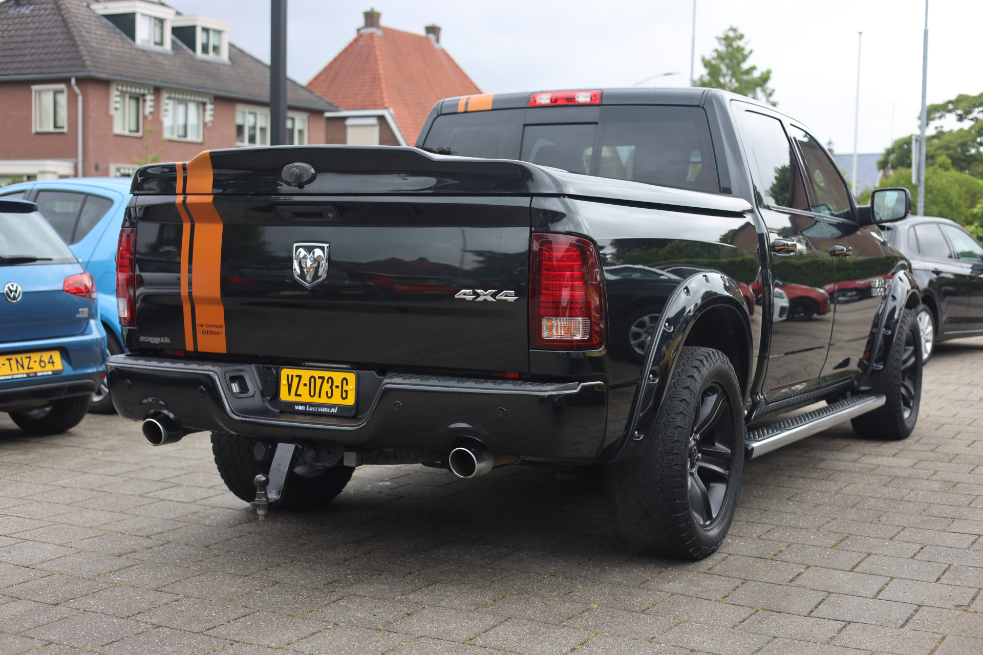 48371222-1.jpg